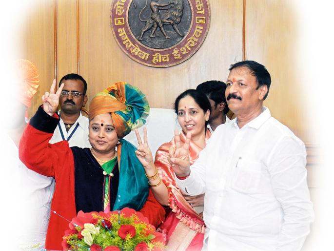 From the ministry to the municipality! Leaders' feet on the ground after power .. | मंत्रालयातून पालिकेत ! सत्तांतरानंतर नेत्यांचे पाय जमिनीवर.. From the ministry to the municipality! Leaders' feet on the ground after power .. | मंत्रालयातून पालिकेत ! सत्तांतरानंतर नेत्यांचे पाय जमिनीवर..