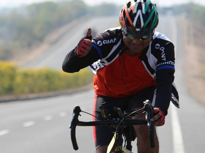 Washim's Narayan Vyas will reach the Wagah border by bicycle | वाशिमचा नारायण व्यास सायकलने गाठणार वाघा बॉर्डर Washim's Narayan Vyas will reach the Wagah border by bicycle | वाशिमचा नारायण व्यास सायकलने गाठणार वाघा बॉर्डर