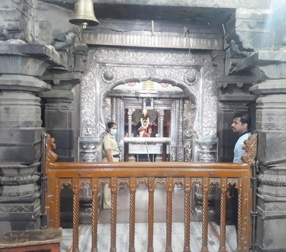 For the first time in history; Vitthal Temple in Pandharpur closed due to corona | इतिहासात पहिल्यांदाच; कोरोनामुळे पंढरपुरातील विठ्ठल मंदिर बंद For the first time in history; Vitthal Temple in Pandharpur closed due to corona | इतिहासात पहिल्यांदाच; कोरोनामुळे पंढरपुरातील विठ्ठल मंदिर बंद