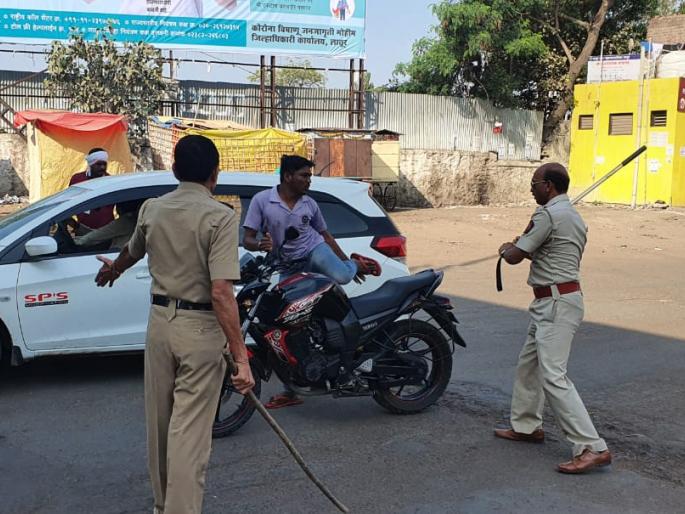 coronavirus: police action against irregular migrants in Latur; all closed except for urgent service | coronavirus : लातूरात अकारण फिरणाऱ्यांवर पोलिसांची कारवाई;अत्यावश्यक सेवा वगळता सर्व बंद
