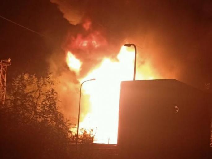 A transformer fire at an old thermal power station in Parli; Fire crews arrived at the scene | परळीतील जुन्या औष्णिक विद्युत केंद्रातील ट्रान्सफॉर्मरला आग; अग्निशमन दल घटनास्थळी दाखल A transformer fire at an old thermal power station in Parli; Fire crews arrived at the scene | परळीतील जुन्या औष्णिक विद्युत केंद्रातील ट्रान्सफॉर्मरला आग; अग्निशमन दल घटनास्थळी दाखल