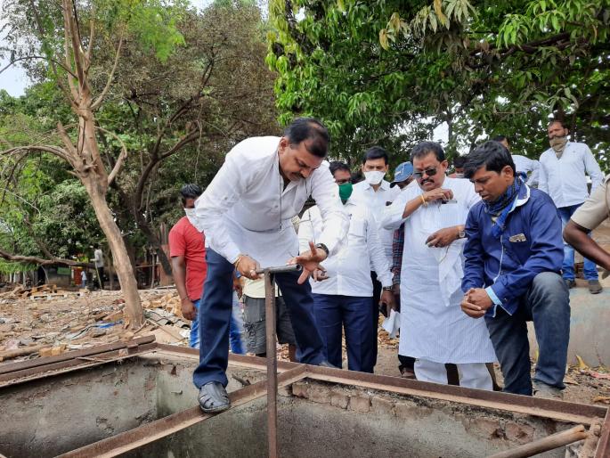 coronavirus: Ambernathkar's fight for water along the corona | coronavirus : अंबरनाथवासीयांचा कोरोनासह पाण्यासाठीही लढा coronavirus: Ambernathkar's fight for water along the corona | coronavirus : अंबरनाथवासीयांचा कोरोनासह पाण्यासाठीही लढा