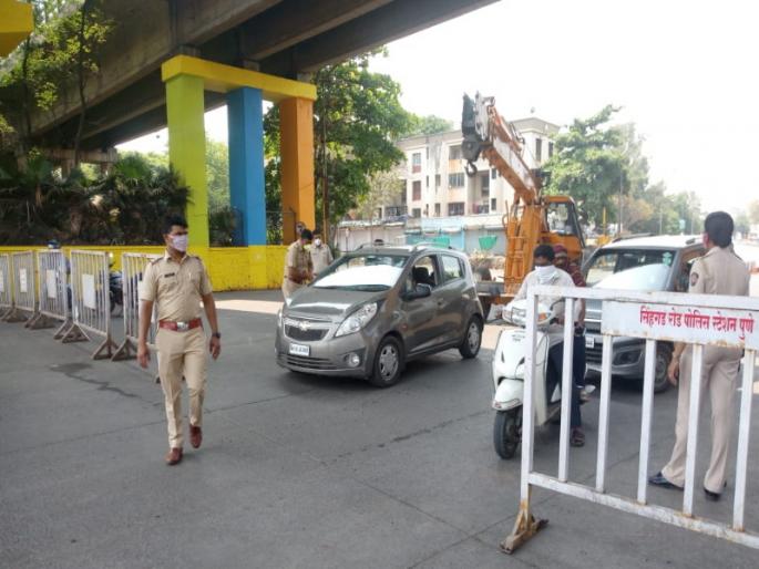 If you are still moving around without reason, beware of crime in Pune | अजूनही विनाकारण फिरत असाल तर सावधान, पुण्यात गुन्हे दाखल