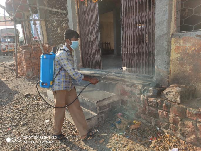 Corona In Beed: Annoying! Beat the spraying worker in Kaij | Corona In Beed : संतापजनक ! निर्जंतुकीकरणासाठी फवारणी करत असलेल्या कामगारास रॉडने मारहाण Corona In Beed: Annoying! Beat the spraying worker in Kaij | Corona In Beed : संतापजनक ! निर्जंतुकीकरणासाठी फवारणी करत असलेल्या कामगारास रॉडने मारहाण