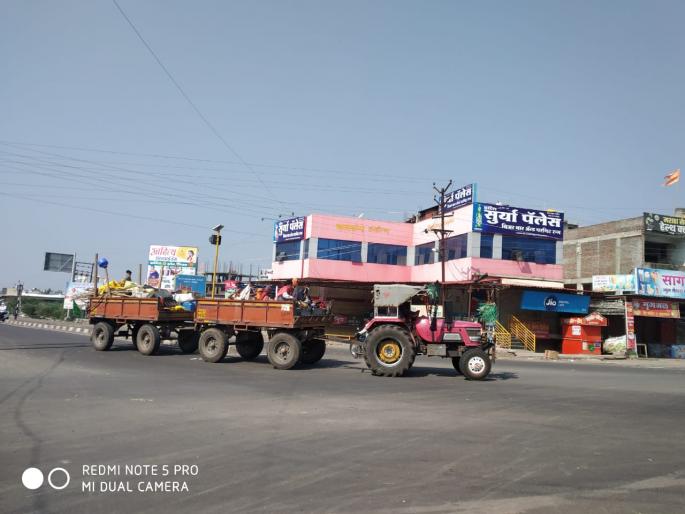 CoronaVirus: 40 laborers are being monitored in the district hspital | CoronaVirus : परराज्य आणि जिल्ह्यातून उसतोड मजुरांचे लोंढे येणे सुरूच , माजलगावात 40 मजुर निगराणीत CoronaVirus: 40 laborers are being monitored in the district hspital | CoronaVirus : परराज्य आणि जिल्ह्यातून उसतोड मजुरांचे लोंढे येणे सुरूच , माजलगावात 40 मजुर निगराणीत