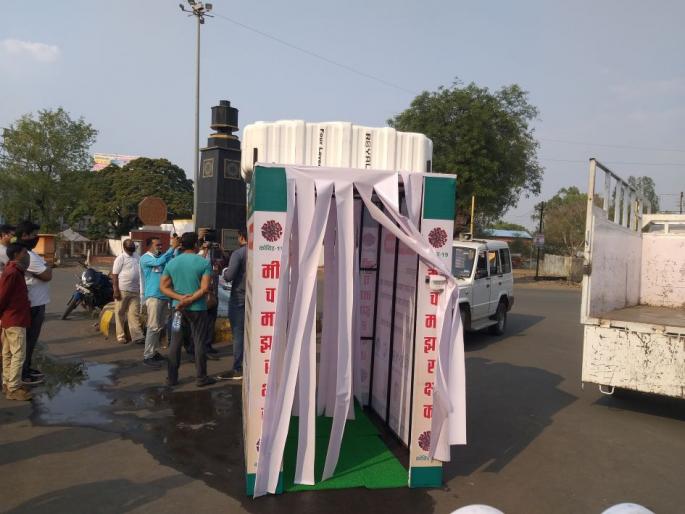 A sterile machine made by a young man of Buldhana | बुलडाण्याच्या युवकाने बनविले निर्जंतुकीकरण यंत्र A sterile machine made by a young man of Buldhana | बुलडाण्याच्या युवकाने बनविले निर्जंतुकीकरण यंत्र