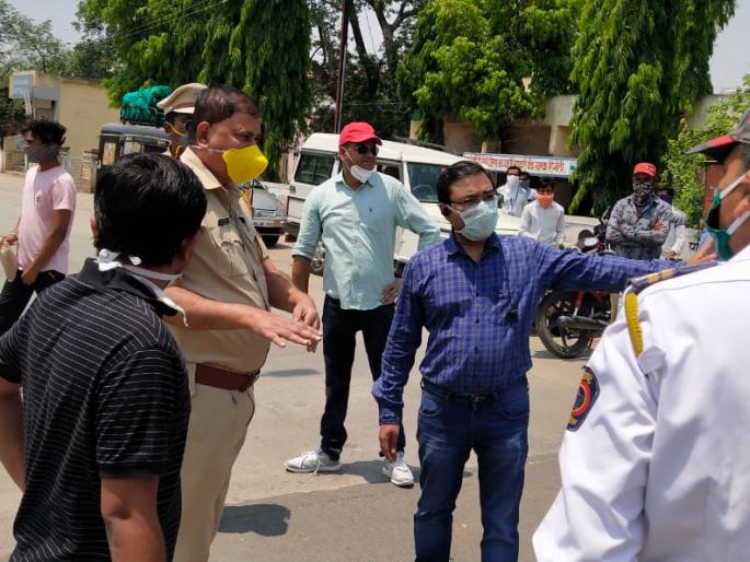 CoronaVirus: So ... now the FIR will be filed directly, the District Collector of Hingoli angry | CoronaVirus : तर...आता थेट गुन्हे दाखल केले जातील,  जिल्हाधिकारी संतापले CoronaVirus: So ... now the FIR will be filed directly, the District Collector of Hingoli angry | CoronaVirus : तर...आता थेट गुन्हे दाखल केले जातील,  जिल्हाधिकारी संतापले