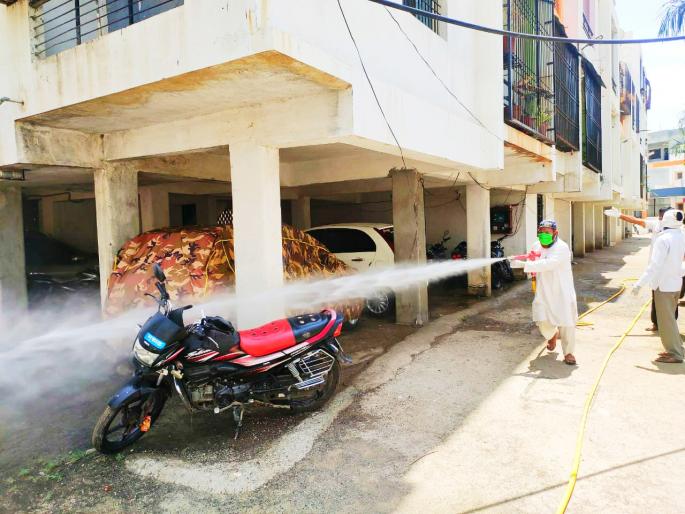 CoronaVirus: Caution! Home Quarantine for 110 residents of Shashi Vihar colony of Paithan | CoronaVirus : खबरदारी ! पैठणच्या शशी विहार वसाहतीतील ११० रहिवाशी होम क्वारंटाईन CoronaVirus: Caution! Home Quarantine for 110 residents of Shashi Vihar colony of Paithan | CoronaVirus : खबरदारी ! पैठणच्या शशी विहार वसाहतीतील ११० रहिवाशी होम क्वारंटाईन