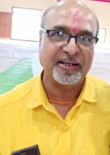 CoronaVirus: Retired teacher dies in a hurry to arrive on time | CoronaVirus : वेळेत पोहचण्याच्या घाईत सेवानिवृत्त शिक्षकाचा अपघातात मृत्यू CoronaVirus: Retired teacher dies in a hurry to arrive on time | CoronaVirus : वेळेत पोहचण्याच्या घाईत सेवानिवृत्त शिक्षकाचा अपघातात मृत्यू