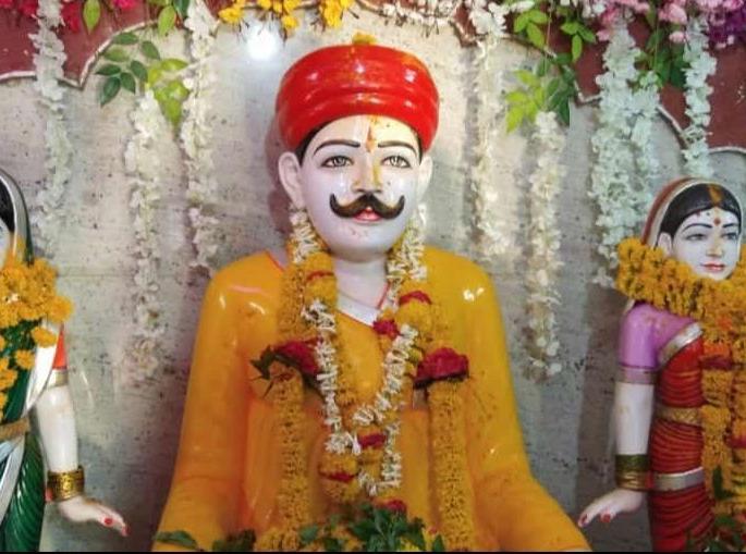 Yelkot Yelkot Jai Malhar .... Two-year tradition of Khandoba pilgrimage to Corona Hua De Hadapar, Rahuri | येळकोट येळकोट जय मल्हार....कोरोना होऊ दे हद्दपार, राहुरीच्या खंडोबा यात्रेची दोनशे वर्षांची परंपरा खंडित  Yelkot Yelkot Jai Malhar .... Two-year tradition of Khandoba pilgrimage to Corona Hua De Hadapar, Rahuri | येळकोट येळकोट जय मल्हार....कोरोना होऊ दे हद्दपार, राहुरीच्या खंडोबा यात्रेची दोनशे वर्षांची परंपरा खंडित