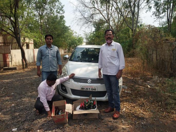 CoronaVirus: liquor sale in Lockdown; One person was arrested in a Lohara with 3 lakhs of alcohol | CoronaVirus : लॉकडाऊनमध्ये विदेशी मद्याची चढ्या भावात विक्री; लोहाऱ्यात ३ लाखाच्या दारुसह एकजण ताब्यात