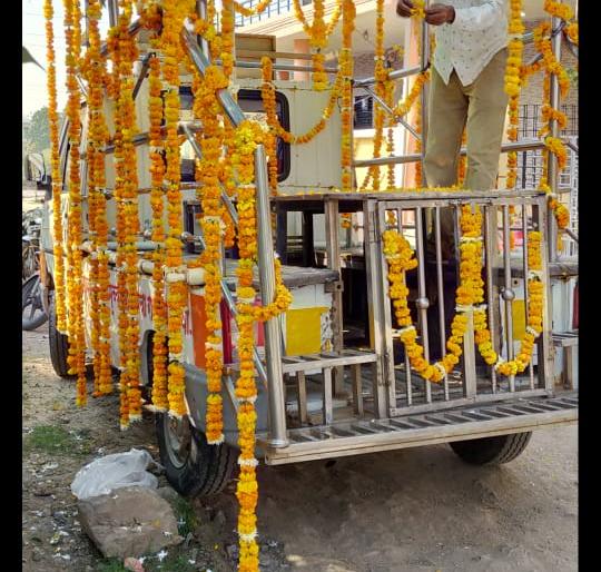 Chopra's angel 'Sagar' is helping | चोपड्याचा देवदूत 'सागर' ठरतोय मदतगार Chopra's angel 'Sagar' is helping | चोपड्याचा देवदूत 'सागर' ठरतोय मदतगार