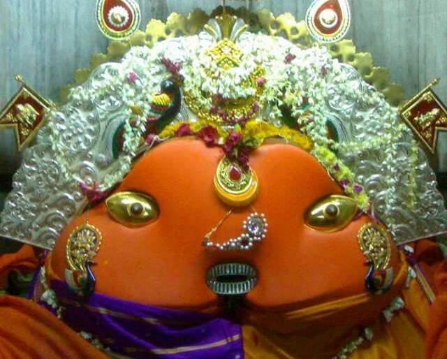 Break the golden homage of devotees; Yogeshwari Devi's jewelry stolen case was remains only political stunt | भक्तांच्या सोनेरी श्रद्धेला तडे; योगेश्वरी देवीच्या दागिन्यांची चोरी ठरले केवळ राजकीय भांडवल