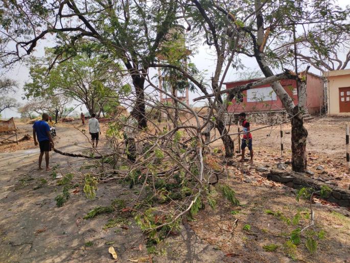 Breaking; Thunderstorm with hail in Solapur | Breaking; सोलापुरात वादळी वाऱ्यासह गारांचा पाऊस
