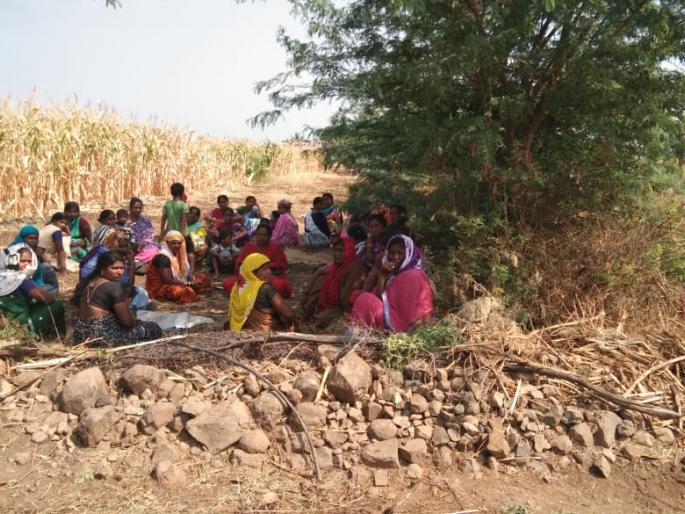Shocking; A woman, husband and daughter were also injured in a beating by three brothers | धक्कादायक; तीन भावांनी मिळून केलेल्या मारहाणीत महिलेचा मृत्यू, पती अन् मुलगीही जखमी Shocking; A woman, husband and daughter were also injured in a beating by three brothers | धक्कादायक; तीन भावांनी मिळून केलेल्या मारहाणीत महिलेचा मृत्यू, पती अन् मुलगीही जखमी