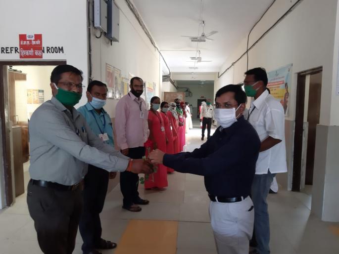 CoronaVirus: 'Thanks and good luck'; Simultaneous corona warriors greet each other in Beed district | CoronaVirus : 'धन्यवाद आणि शुभेच्छा'; बीड जिल्ह्यात एकाचवेळी कोरोना योद्धयांनी एकमेकांनाबद्दल व्यक्त केली कृतज्ञता