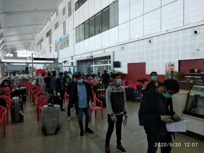 coronavirus: A special plane carrying 168 cowherds from Italy arrived in the Goa | coronavirus: इटलीतून १६८ गोमंतकीयांना घेऊन विशेष विमान मायदेशात दाखल coronavirus: A special plane carrying 168 cowherds from Italy arrived in the Goa | coronavirus: इटलीतून १६८ गोमंतकीयांना घेऊन विशेष विमान मायदेशात दाखल