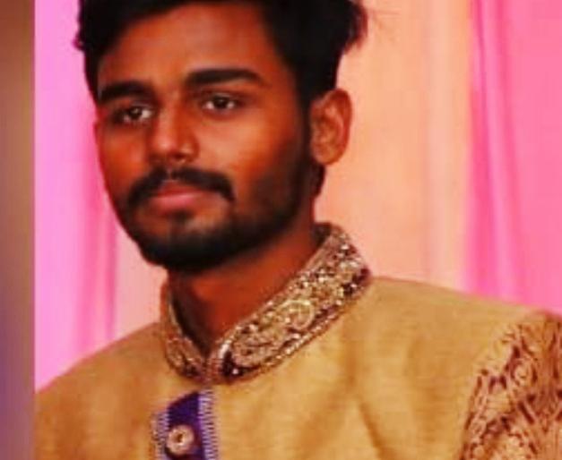 Nashik youth commits suicide by jumping into Chincholi well | नाशिकच्या तरुणाची चिंचोलीत विहिरीत उडी मारून आत्महत्या
