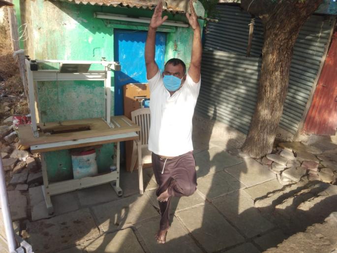 Textile workers perfectly fit; After getting rid of corona, now he is engaged in exercise ...! | चांगली बातमी; कोरोनामुक्त झाल्यानंतर आता ते व्यायामात मग्न...! Textile workers perfectly fit; After getting rid of corona, now he is engaged in exercise ...! | चांगली बातमी; कोरोनामुक्त झाल्यानंतर आता ते व्यायामात मग्न...!