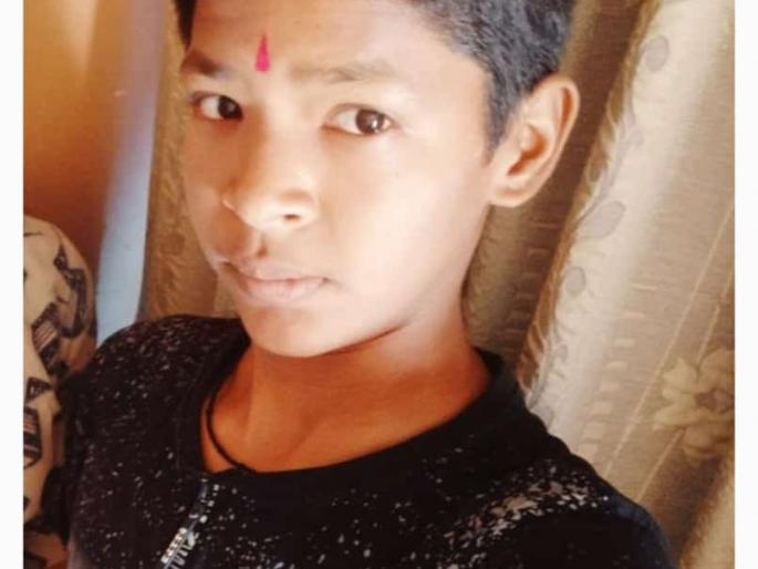 Two missing children found in well; One died, the other was sitting in the well all night! | बेपत्ता दोन मुले आढळली विहीरीत; एकाचा मृत्यु, दुसरा रात्रभर विहीरीत होता बसुन! Two missing children found in well; One died, the other was sitting in the well all night! | बेपत्ता दोन मुले आढळली विहीरीत; एकाचा मृत्यु, दुसरा रात्रभर विहीरीत होता बसुन!