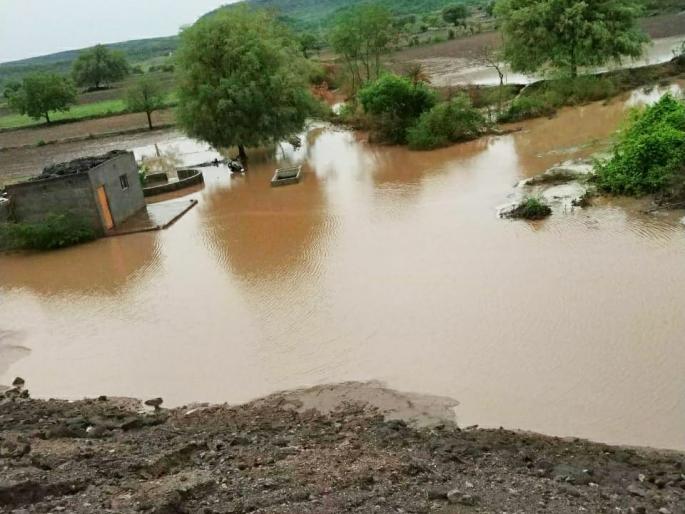 Rainwater planning is not done at 'Samruddhi' work; Damage to hundreds of hectares | 'समृद्धी'च्या कामावर पावसाच्या पाण्याचे नियोजनच नाही; शेकडो हेक्टरचे नुकसान Rainwater planning is not done at 'Samruddhi' work; Damage to hundreds of hectares | 'समृद्धी'च्या कामावर पावसाच्या पाण्याचे नियोजनच नाही; शेकडो हेक्टरचे नुकसान
