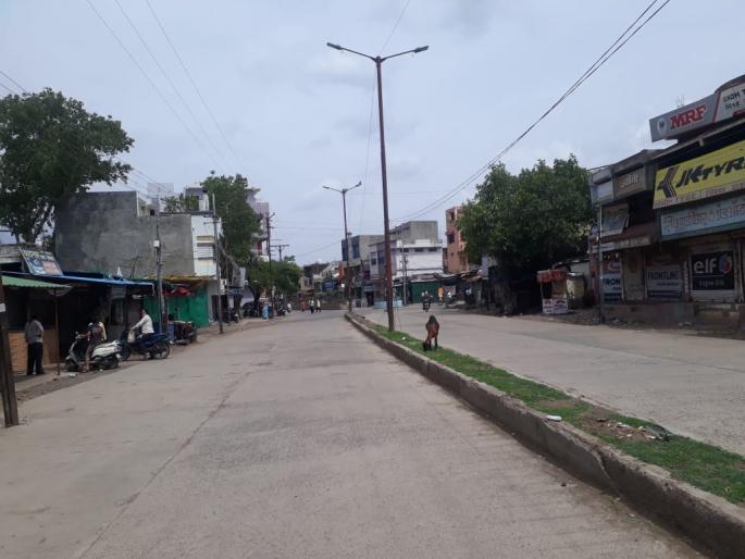Attempting to break the corona chain; Karanja, Shelubazar market closed! | कोरोनाची साखळी तोडण्याचा प्रयत्न; कारंजा, शेलुबाजारची बाजारपेठ बंदच ! Attempting to break the corona chain; Karanja, Shelubazar market closed! | कोरोनाची साखळी तोडण्याचा प्रयत्न; कारंजा, शेलुबाजारची बाजारपेठ बंदच !