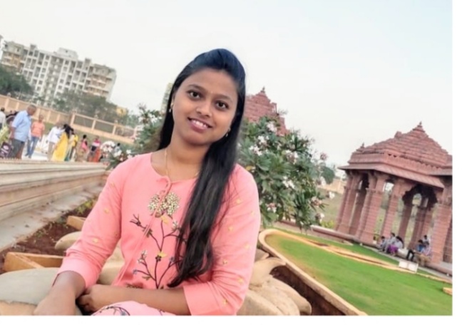 Shocking! 26-year-old girl commits suicide in the dhayari | धक्कादायक ! धायरीत २६ वर्षीय तरुणीची गळफास घेऊन आत्महत्त्या Shocking! 26-year-old girl commits suicide in the dhayari | धक्कादायक ! धायरीत २६ वर्षीय तरुणीची गळफास घेऊन आत्महत्त्या