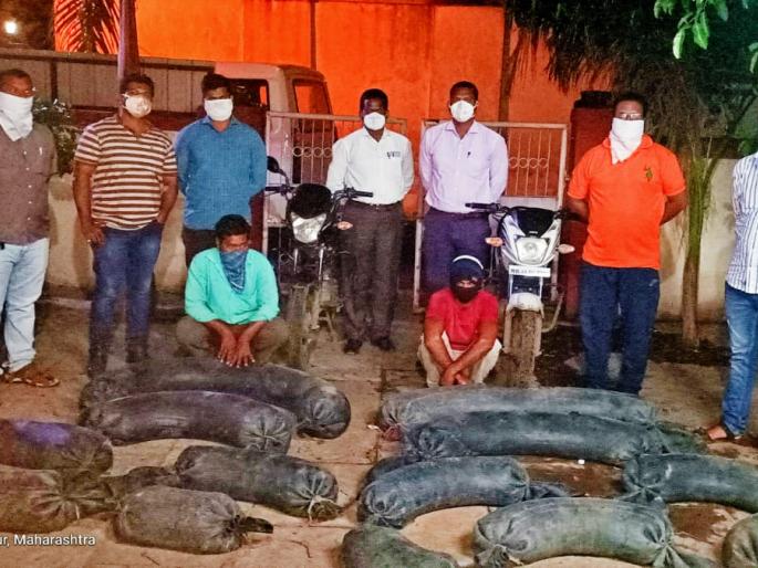 Hatbhatti caught alcohol while patrolling; Both were arrested by Solapur police | पेट्रोलिंग करताना हातभट्टी दारू पकडली; दोघांना सोलापूर पोलिसांनी केली अटक Hatbhatti caught alcohol while patrolling; Both were arrested by Solapur police | पेट्रोलिंग करताना हातभट्टी दारू पकडली; दोघांना सोलापूर पोलिसांनी केली अटक