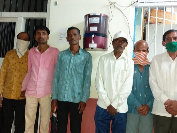 Gambling raid, crime against nine people | जुगार अड्ड्यावर छापा, नऊ जणांवर गुन्हा Gambling raid, crime against nine people | जुगार अड्ड्यावर छापा, नऊ जणांवर गुन्हा