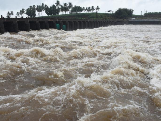 Heavy rains in Warna dam area for the second day | वारणा धरण क्षेत्रात दुसऱ्या दिवशीही अतिवृष्टी Heavy rains in Warna dam area for the second day | वारणा धरण क्षेत्रात दुसऱ्या दिवशीही अतिवृष्टी