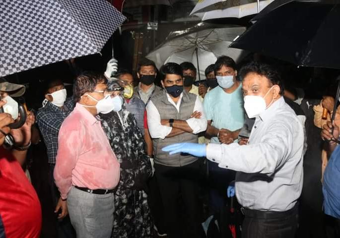Satej Patil inspected the city | सतेज पाटील यांनी केली शहरात पाहणी Satej Patil inspected the city | सतेज पाटील यांनी केली शहरात पाहणी