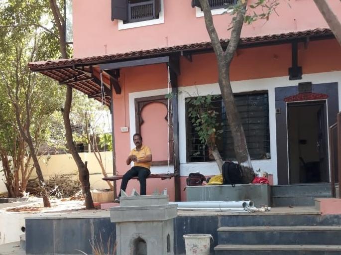 After retirement he set up 'Kalamandal' at his own expense; Transformation of hobbies into museums | निवृत्तीनंतर 'त्यांनी' उभे केले स्वखर्चातून 'कलामंडल'; छंदांचे संग्रहालयात रुपांतर After retirement he set up 'Kalamandal' at his own expense; Transformation of hobbies into museums | निवृत्तीनंतर 'त्यांनी' उभे केले स्वखर्चातून 'कलामंडल'; छंदांचे संग्रहालयात रुपांतर