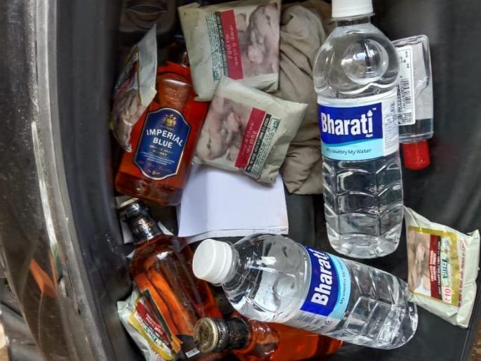 Annoying! Supply of alcohol and tobacco in the separation room; Sensational incident at Balewadi | संतापजनक ! विलगीकरण कक्षात मद्य आणि तंबाखूचा पुरवठा; बालेवाडी येथील खळबळजनक प्रकार Annoying! Supply of alcohol and tobacco in the separation room; Sensational incident at Balewadi | संतापजनक ! विलगीकरण कक्षात मद्य आणि तंबाखूचा पुरवठा; बालेवाडी येथील खळबळजनक प्रकार