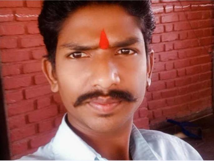 Baap re ...; The body had been hanging in the hotel for two months; Suicide of a worker in Mohol | भयाण वास्तव! दोन महिने हॉटेलमध्येच लटकत होता मृतदेह; मोहोळमध्ये कामगाराची आत्महत्या