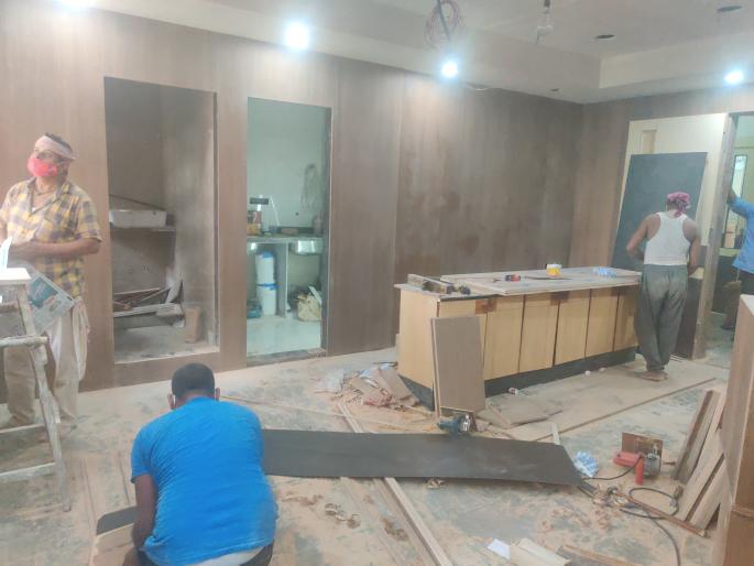 Lakhs spent to make Bhayander Municipal Deputy Mayor's hall | भाईंदर पालिकेत उपमहापौरांचे दालन आलिशान करण्यासाठी लाखोंची उधळपट्टी  Lakhs spent to make Bhayander Municipal Deputy Mayor's hall | भाईंदर पालिकेत उपमहापौरांचे दालन आलिशान करण्यासाठी लाखोंची उधळपट्टी