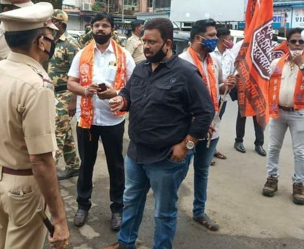 Crime filed against 21 Mansainiks in Bhayander | भाईंदरमध्ये २१ मनसैनिकांवर गुन्हा दाखल  Crime filed against 21 Mansainiks in Bhayander | भाईंदरमध्ये २१ मनसैनिकांवर गुन्हा दाखल