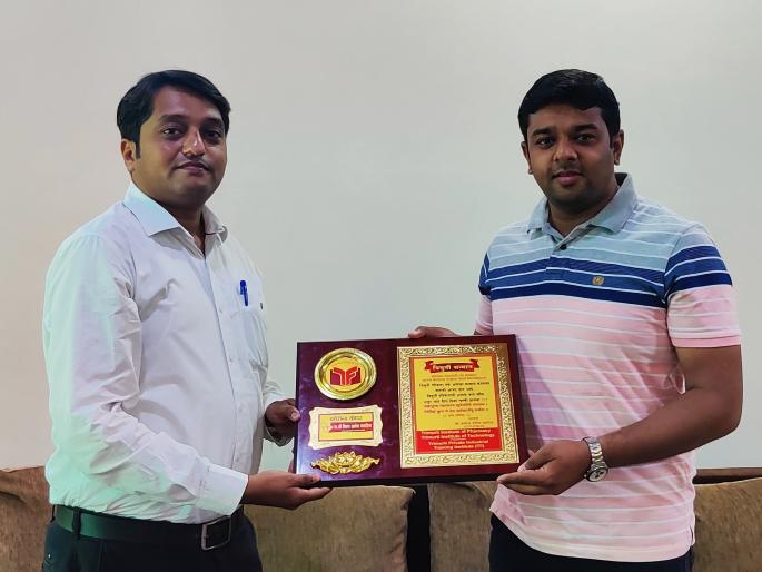 Trimurti Corona Warrior Honor Award to Viraj Kawadia | विराज कावडीया यांना त्रिमूर्ती कोरोना योद्धा सन्मान पुरस्कार Trimurti Corona Warrior Honor Award to Viraj Kawadia | विराज कावडीया यांना त्रिमूर्ती कोरोना योद्धा सन्मान पुरस्कार