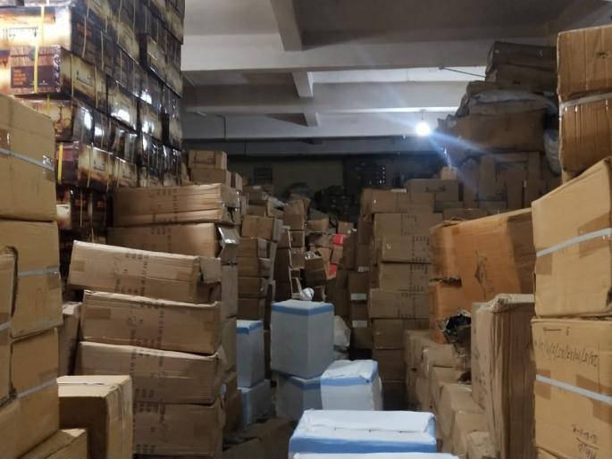 Illegal stocks of Rs 3 crore seized, tobacco products used for hookah parlors seized | तीन कोटींचा अवैध साठा जप्त, हुक्का पार्लरसाठी वापरल्या जाणाऱ्या तंबाखूजन्य साहित्य हस्तगत  Illegal stocks of Rs 3 crore seized, tobacco products used for hookah parlors seized | तीन कोटींचा अवैध साठा जप्त, हुक्का पार्लरसाठी वापरल्या जाणाऱ्या तंबाखूजन्य साहित्य हस्तगत
