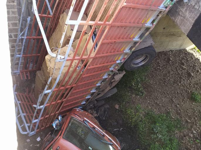 Bhardhaw vehicle crashes near Sangvi village at midnight * | भरधाव वाहनाचा सांगवी गावाजवळ मध्यरात्री अपघात* Bhardhaw vehicle crashes near Sangvi village at midnight * | भरधाव वाहनाचा सांगवी गावाजवळ मध्यरात्री अपघात*