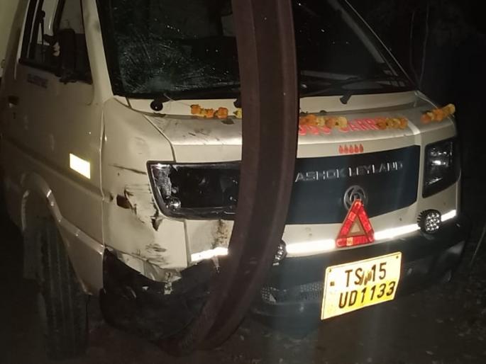 freight vehicles hit tow wheelar, 1 killed | मालवाहू वाहनाची दुचाकीस धडक, एक ठार, एक जखमी freight vehicles hit tow wheelar, 1 killed | मालवाहू वाहनाची दुचाकीस धडक, एक ठार, एक जखमी