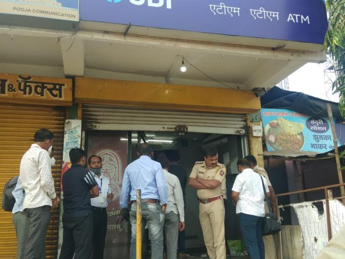 Thieves hijack ATM machine in Jalna; 28 lakh cash stolen | जालन्यात चोरट्यांनी एटीएम मशीन पळविले; २८ लाखांची रोकड लंपास Thieves hijack ATM machine in Jalna; 28 lakh cash stolen | जालन्यात चोरट्यांनी एटीएम मशीन पळविले; २८ लाखांची रोकड लंपास