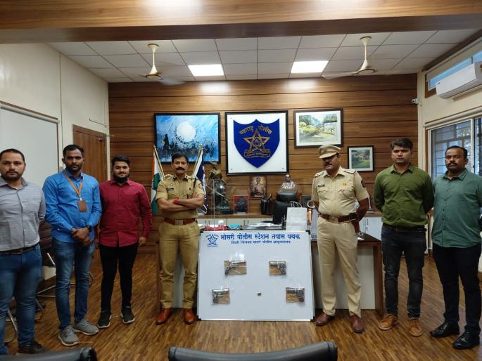 Four pistols, four live cartridges seized from criminal; Bhosari police action | सराईत गुन्हेगाराकडून चार पिस्तूल, चार जिवंत काडतूस जप्त; भोसरी पोलिसांची कारवाई Four pistols, four live cartridges seized from criminal; Bhosari police action | सराईत गुन्हेगाराकडून चार पिस्तूल, चार जिवंत काडतूस जप्त; भोसरी पोलिसांची कारवाई