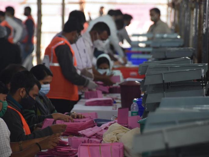 Counting of Pune Division graduates, teachers begins; Possibility delay for result outcome | पुणे पदवीधर व शिक्षकची मतमोजणी सुरू; निकालाला विलंब होण्याची शक्यता