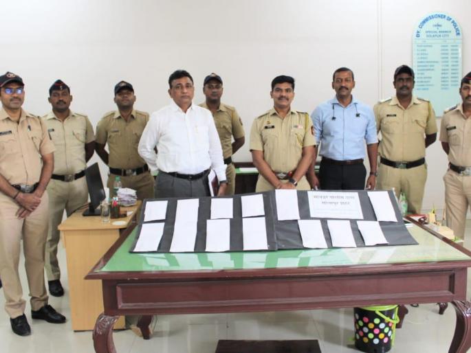 Gang arrested for making and selling multiple SIM cards of a customer | बनावट कागदपत्राव्दारे सिमकार्ड तयार करून विक्री करणाऱ्या टोळीस अटक Gang arrested for making and selling multiple SIM cards of a customer | बनावट कागदपत्राव्दारे सिमकार्ड तयार करून विक्री करणाऱ्या टोळीस अटक
