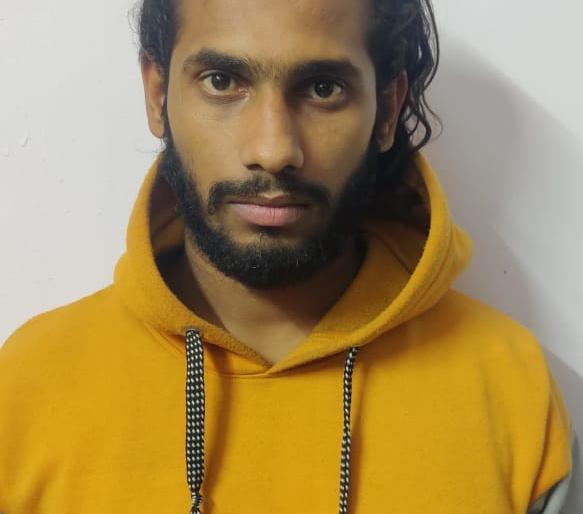 Police custody up to 29 for carrying pistol and sword | पिस्तोल, तलवार बाळगणा-यास २९ पर्यंत पोलीस कोठडी Police custody up to 29 for carrying pistol and sword | पिस्तोल, तलवार बाळगणा-यास २९ पर्यंत पोलीस कोठडी