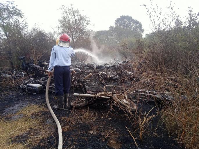 60 bikes seized by Sangvi police burnt in fire; second incident in two weeks | सांगवी पोलिसांनी जप्त केलेल्या ६० दुचाकी आगीत खाक;दोन आठवड्यातील दुसरी घटना 60 bikes seized by Sangvi police burnt in fire; second incident in two weeks | सांगवी पोलिसांनी जप्त केलेल्या ६० दुचाकी आगीत खाक;दोन आठवड्यातील दुसरी घटना