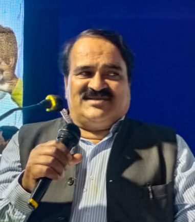 The writer should believe in his words - Vishwas Patil | लेखकाने आपल्या शब्दांवर विश्वास ठेवावा - विश्वास पाटील The writer should believe in his words - Vishwas Patil | लेखकाने आपल्या शब्दांवर विश्वास ठेवावा - विश्वास पाटील