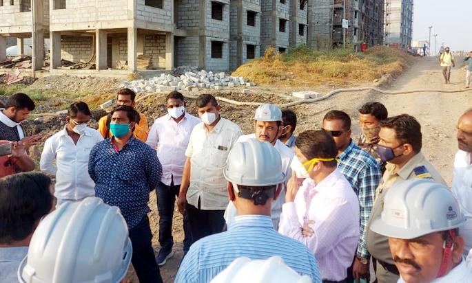 Big news; Lottery of 892 houses of Pandharpur Prime Minister's Housing Scheme canceled | मोठी बातमी; पंढरपुरातील पंतप्रधान आवास योजनेच्या ८९२ घरांची लॉटरी सोडत रद्द Big news; Lottery of 892 houses of Pandharpur Prime Minister's Housing Scheme canceled | मोठी बातमी; पंढरपुरातील पंतप्रधान आवास योजनेच्या ८९२ घरांची लॉटरी सोडत रद्द
