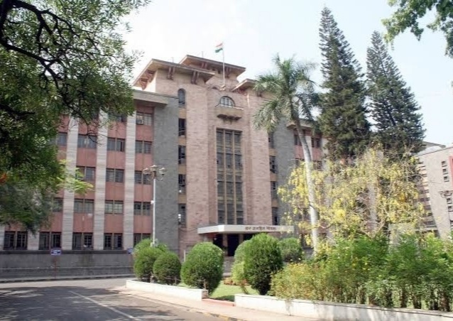 Pune Breaking: Pune Municipal Corporation's budget 'increasing' by Rs 1,000 crore despite corona crisis | Pune Breaking : कोरोनाच्या संकटातही पुणे महापालिकेचा यंदाचा अर्थसंकल्प तब्बल 8 हजार 370 कोटींचा