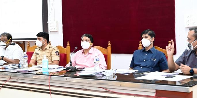 Increase tracing, testing and treatment; Double the coronary vaccination campaign | ट्रेसिंग, टेस्टींग आणि ट्रीटमेंट वाढवा; काेरोनाची लस देण्याची मोहिम दुप्पट करा Increase tracing, testing and treatment; Double the coronary vaccination campaign | ट्रेसिंग, टेस्टींग आणि ट्रीटमेंट वाढवा; काेरोनाची लस देण्याची मोहिम दुप्पट करा